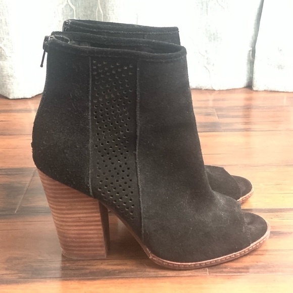 Gianni Bini Schools Out Peep Toe Suede Booties - Size 9 - Picture 2 of 9